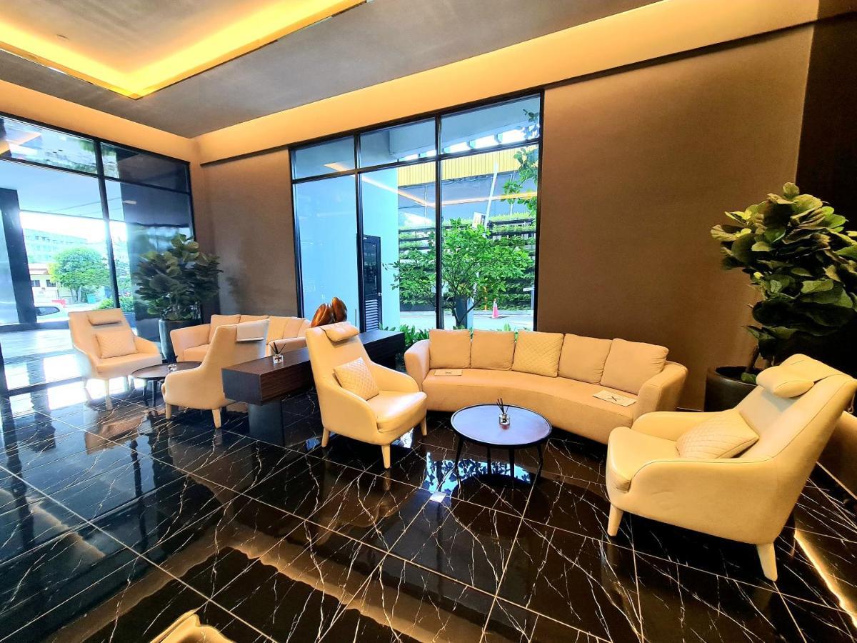 Beacon Executive Premium Suite George Town Eksteriør billede